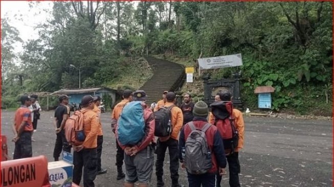 Nekat Tak Mau Ditemani Pemandu, Kini Pria Korea Hilang di Gunung Agung