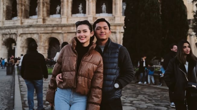 Azriel Hermansyah liburan di Eropa bareng Sarah Menzel (Instagram) 