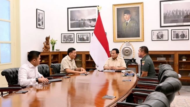 Prabowo Panggil Para Jaksa Agung Muda ke Istana, Kepala PPATK dan Plt Kepala BPKP Turut Hadir