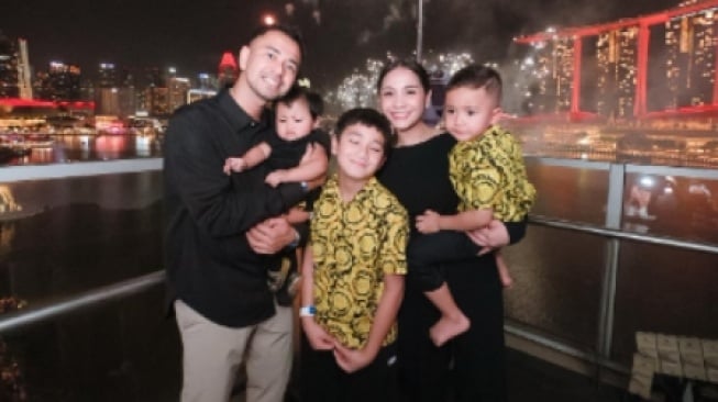 Harga Baju Tahun Baruan Ala Rafathar, Rayyanza dan Lily: Siapa Paling Mahal?