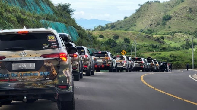 Komunitas Pengguna Toyota Fortuner Tempuh 600 Km Tutup Tahun di Labuan Bajo