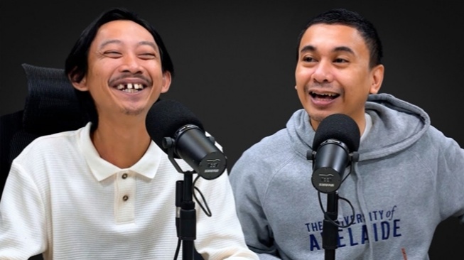 Raditya Dika Sukses Bikin Podcast Terpanjang di Dunia, 24 Jam Non-stop!