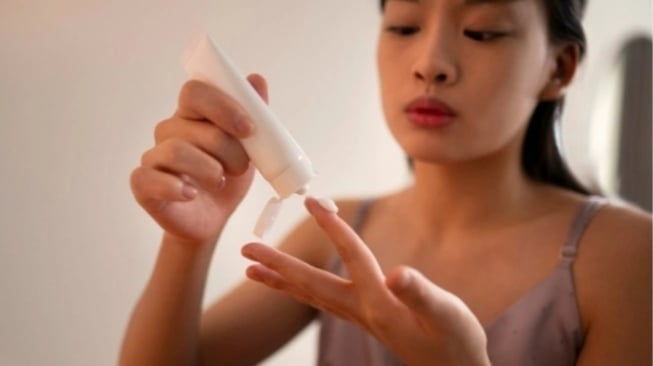 3 Moisturizer Tekstur Cream Ampuh Lembapkan Kulit Kering dan Atasi Jerawat