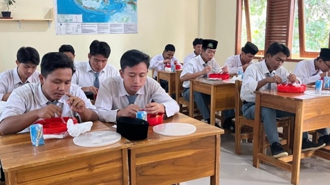 39 Sekolah di Bogor Laksanakan Program Makan Bergizi Gratis Hari Ini