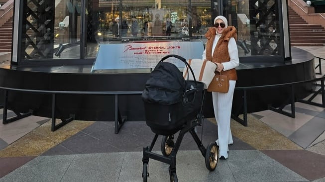 Harga stroller bayi Syahrini (Instagram/@princessyahrini)