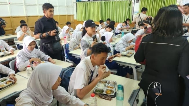 Program MBG Dikeluhkan Siswa: Uang Jajan Jadi Kurang, Makanan Sulit Ditelan