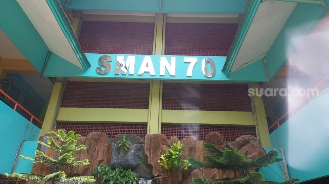 Gedung SMAN 70 Jakarta. (Suara.com/Moh Reynaldi Risahondua)