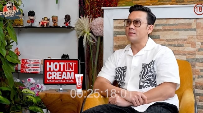 Denny Sumargo (YouTube/Curhat Bang)