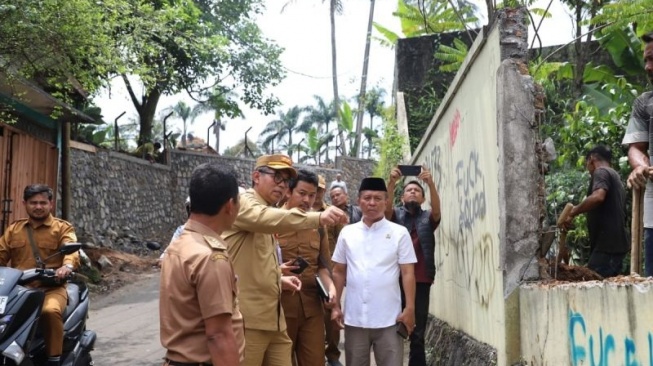 Pemkab Bogor dan Masyarakat Kompak Optimalkan Jalan Alternatif Kawasan Puncak