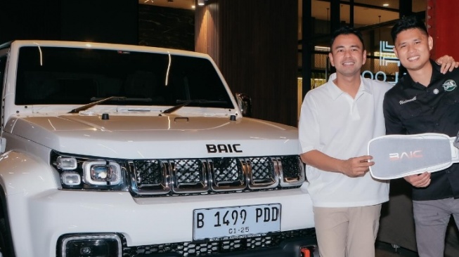 Raffi Ahmad membeli mobil BAIC BJ40 (Instagram)