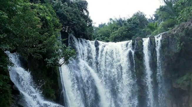 Menikmati Pesona Wisata Hidden Gem: Curug Munding di Lebak Banten