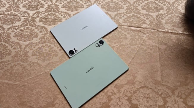 Tablet Huawei MatePad 12 X yang resmi meluncur ke Indonesia pada Kamis (8/1/2025). [Suara.com/Dicky Prastya]