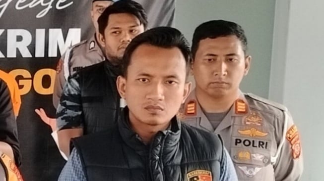 Kasat Reserse Kriminal Polres Bogor AKP Teguh Kumara di Cibinong, Kabupaten Bogor, Jawa Barat. (ANTARA/M Fikri Setiawan)