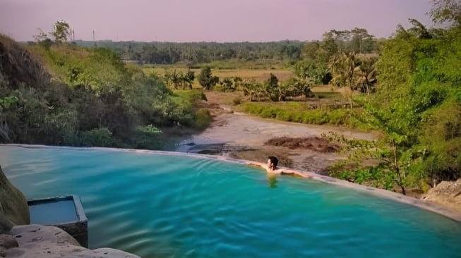 Tirta Sanita Ciseeng, Sensasi Berendam Air Panas dengan View Alam Indah