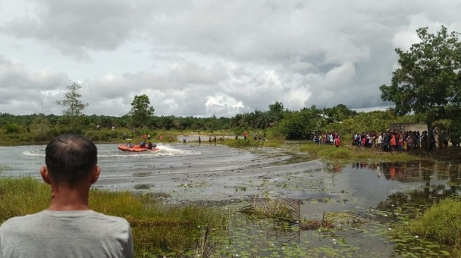 Ngeri! Bocah 5 Tahun Hilang Diterkam Buaya Saat Mandi di Bekas Tambang Timah