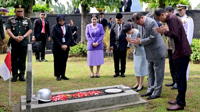 Sebelum Temui Prabowo di Istana Bogor, PM Jepang Shigeru Ishiba dan Istri Datangi TMPN Utama Kalibata