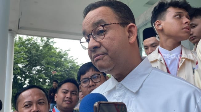 Viral Siswa SD Dihukum Belajar di Lantai karena Nunggak SPP, Anies: Guru Perlu Dibekali Metode Disiplin Baru