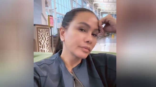 Nikita Mirzani Ungkap Laura Meizani Jadi Tersangka, Fitri Salhuteru Minta Polisi Segera Klarifikasi