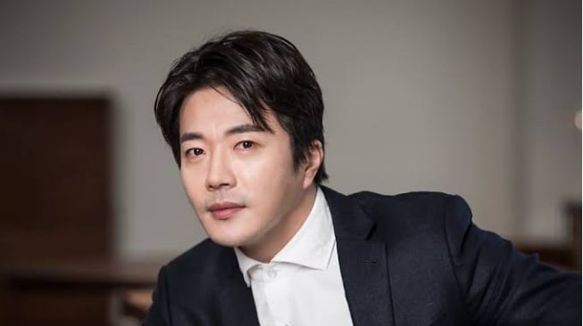 3 Film Korea yang Dibintangi Kwon Sang Woo, Terbaru Ada Hitman 2