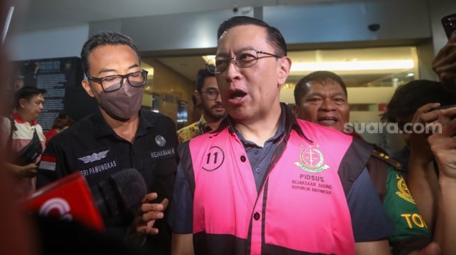 Tom Lembong Hadapi Sidang Perdana Hari Ini