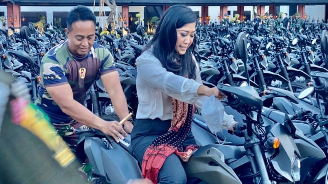 Kawasaki KLX150 Jadi Saksi, Potret Lawas Meutya Hafid dan Andika Perkasa Bikin Geger Publik