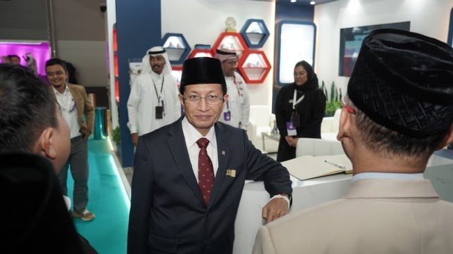 Menteri Agama RI Nasaruddin Umar bertemu dengan Menteri Haji dan Umrah Arab Saudi, Tawfiq F Al Rabiah, Jeddah, Minggu (12/1/2025) [Dok. Kemenag]  