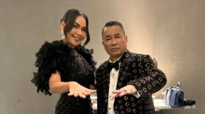 Dua Kali Jadi MC Nikahan Anak Hotman Paris, Melaney Ricardo Ditaksir Kantongi Rp1 Miliar