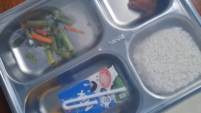 Menu Makan Bergizi Gratis untuk siswa-siswa. (x/biyaheree)