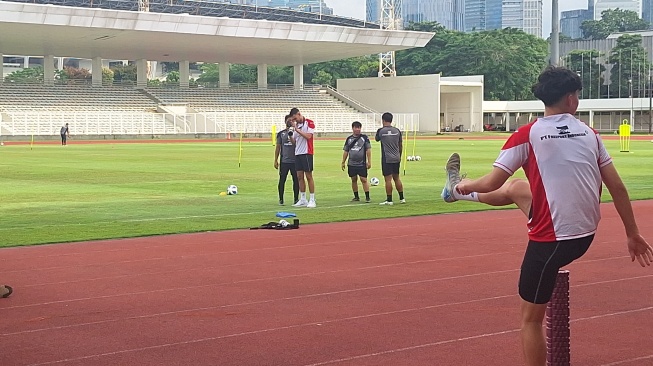 Cedera Tak Ikut Latihan Timnas Indonesia, Jens Raven Jadi Fotografer Dadakan