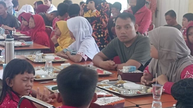 TNI Lampung Uji Coba Makan Bergizi Gratis di SLB, Target 20 Januari 2025 Dimulai Serentak