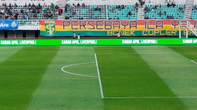 Surabaya Balas Sapaan Liverpool di Papan LED Stadion GBT: Kabar Apik!