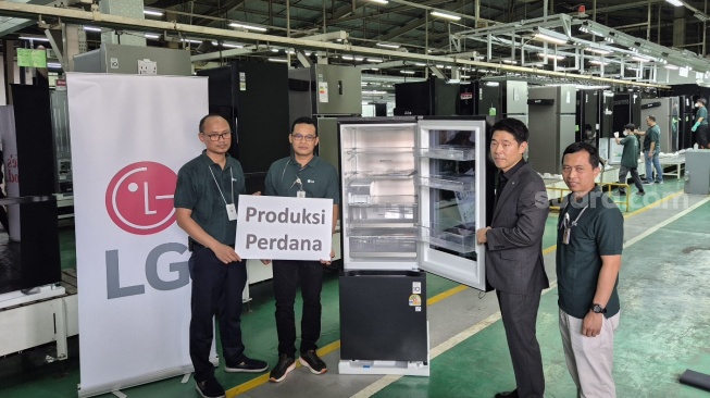 Perdana! LG Produksi Kulkas Premium Bottom Freezer InstaView Auto Ice Maker di Indonesia, Siap Ekspor