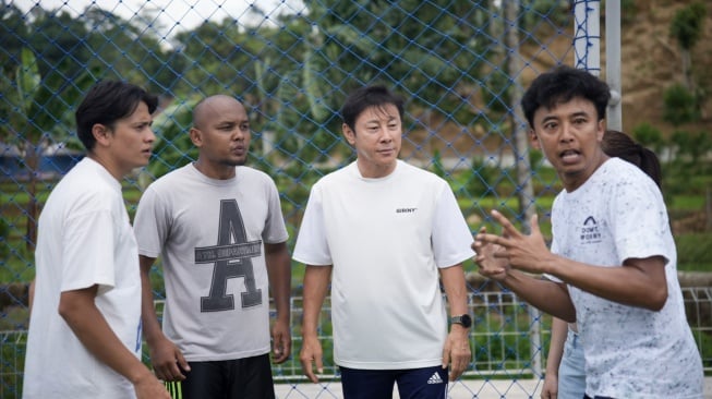 Shin Tae Yong dalam film Ghost Soccer: Bola Mati [Istimewa]