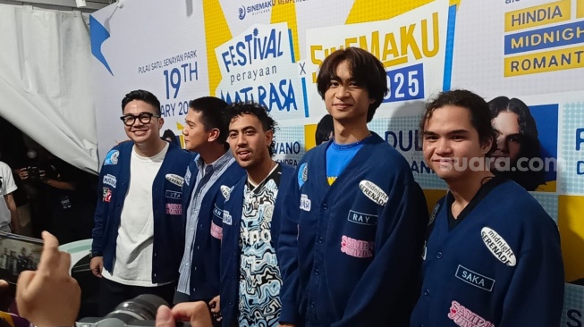 Umay Shahab, Iqbaal Ramadhan, Randy Danistha, Devano Danendra, dan Dul Jaelani ditemui di Senayan, Jakarta Pusat pada Minggu (19/1/2025). [Suara.com/Rena Pangesti]