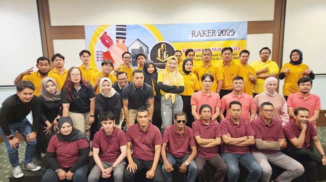 Hoki Group Property saat acara Raker Internal di Atrium Hotel & Resort pada 11 Januari 2025