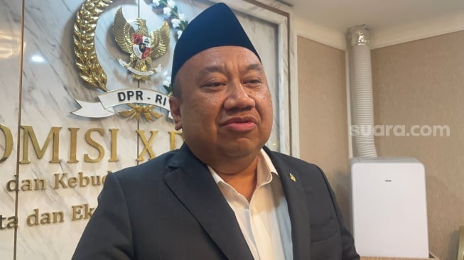 Wakil Ketua Komisi X DPR RI, Lalu Hadrian Irfani. (Suara.com/Bagaskara)