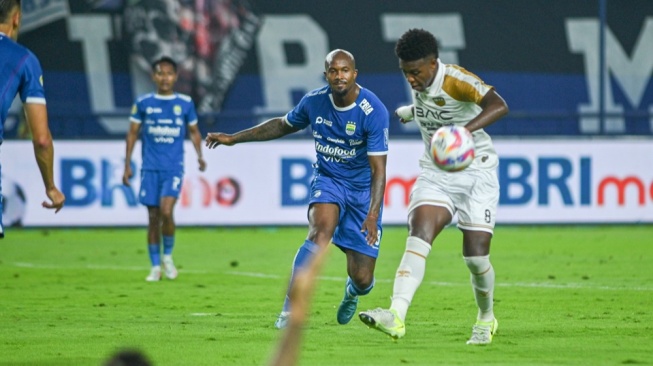 Debut Saat Persib Bandung Teguk Kekalahan, Gervane Kastaneer Tak Menyesal?