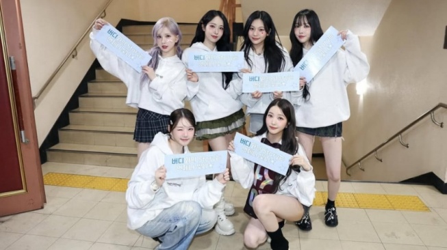 Reuni Debut 10 Tahun, GFRIEND Akhiri Konser Season of Memories di Seoul dengan Tangis Haru