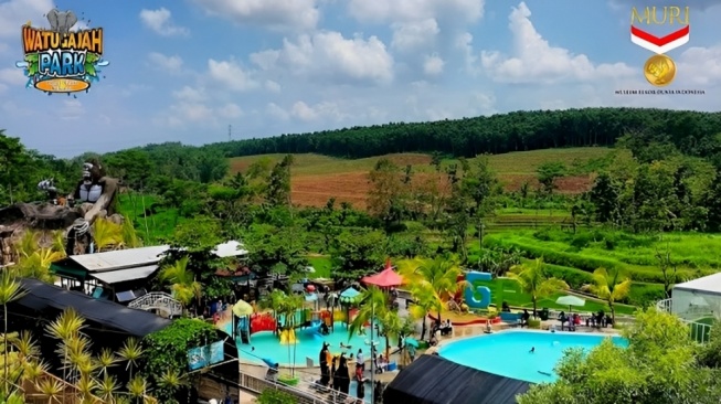 Menghabiskan Waktu Liburan Bersama Keluarga di Watu Gajah Park Semarang