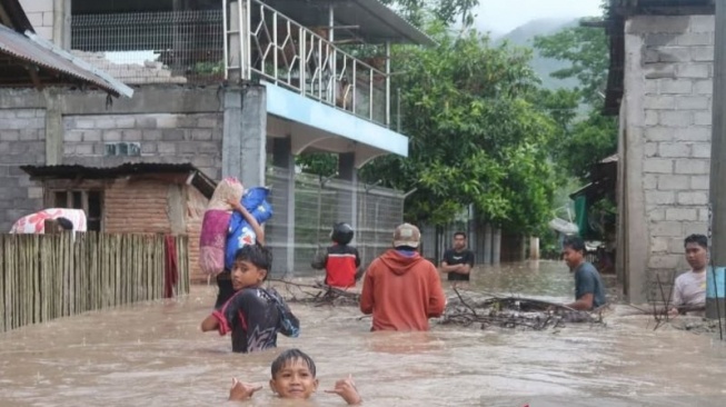 Banjir NTB: Kantor Bupati & Masjid Agung Terendam, 4.088 KK Terdampak