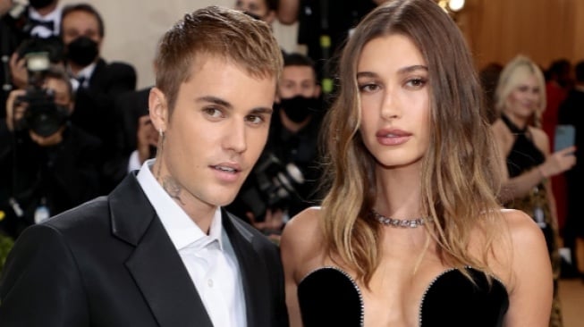 Kejutkan Warganet, Justin Bieber Sempat Unfollow Hailey di Instagram