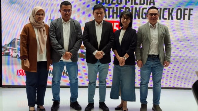 Isuzu Mencatatkan Pertumbuhan Positif di Tengah Tantangan Pasar Otomotif 2024