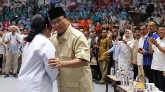 Titiek Soeharto Bela Keputusan Kontroversial Prabowo: Amnesti Hasto dan Abolisi Tom Lembong Demi...?