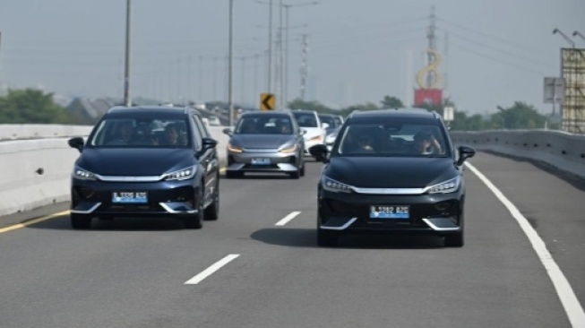 Ngegas! Kendaraan Listrik BYD Libas Fortuner dengan Kecepatan 150 Km/Jam, Berapa Harganya?