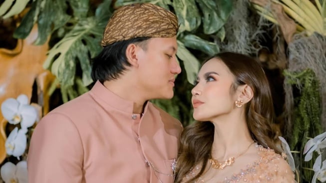 Cantiknya Anting Putri Mahalini dan Rizky Febian Bikin Netizen Salfok: Real Anak Penyanyi!