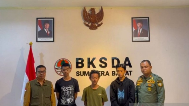 3 Pendaki Gunung Marapi Disanksi BKSDA Sumbar, Dilarang Nanjak Selama Setahun!