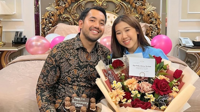 Rayakan Ultah Pernikahan, Kiky Saputri Siapkan Kejutan Romantis Buat Suami