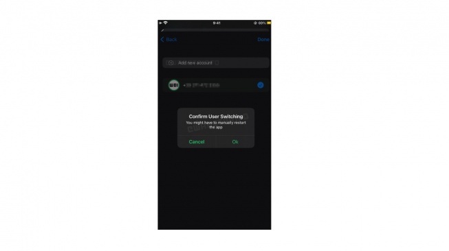 Fitur menambahkan akun di WhatsApp untuk iPhone. [WABetaInfo]