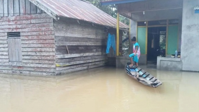 Banjir Landa 11 Kecamatan di Bengkayang, Warga Diminta Waspada