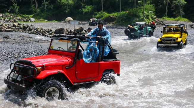 Jip Wisata Lereng Merapi Masih Jadi Primadona, Wisatawan Membludak saat Libur Panjang